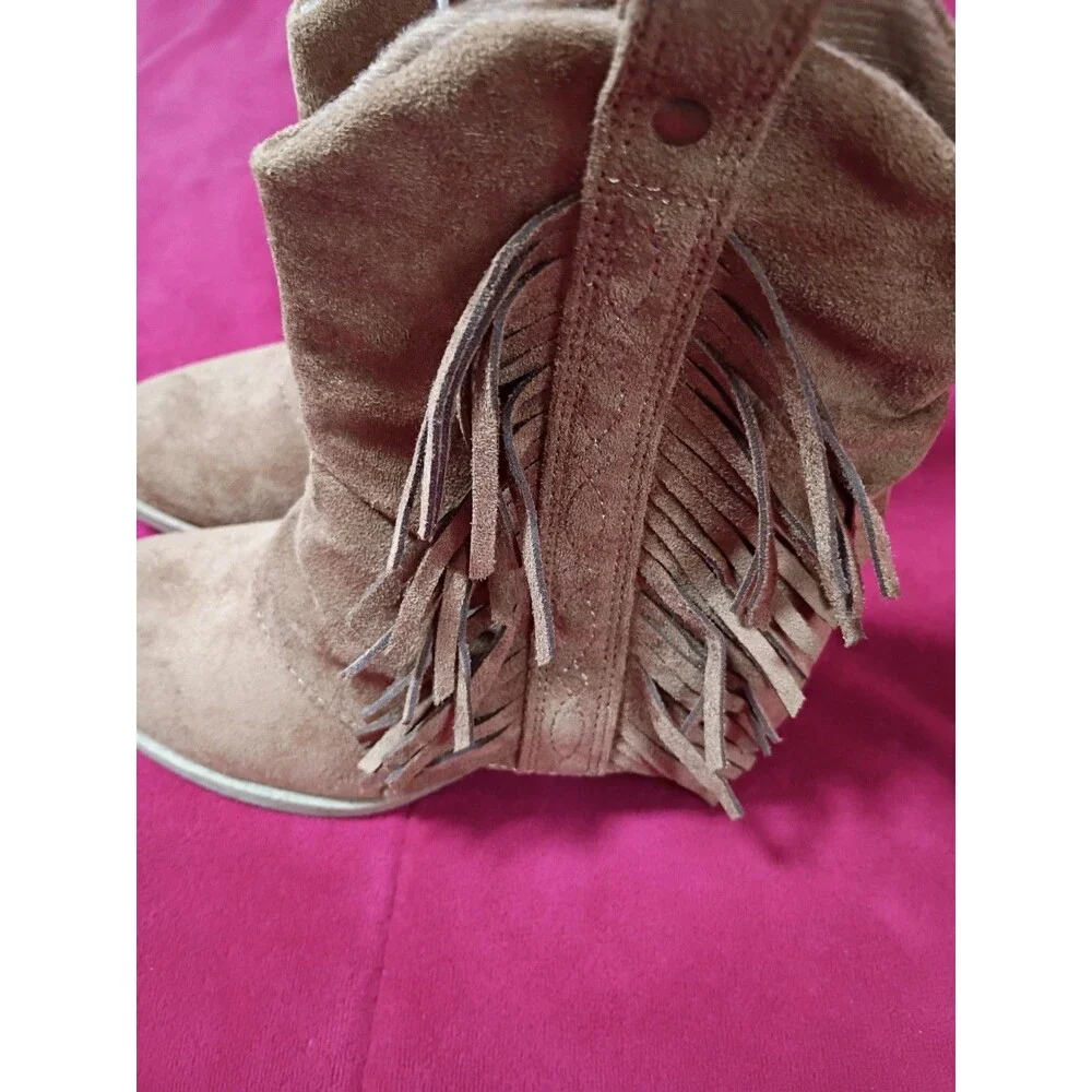 brown Jellypop Kurra kids' fringe boots featuring a soft. Size 12      #18